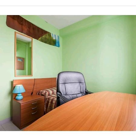 Piso Con Buena Red Wiffi Fibra Optica Alquiler De Habitaciones Sevilla Exterior foto